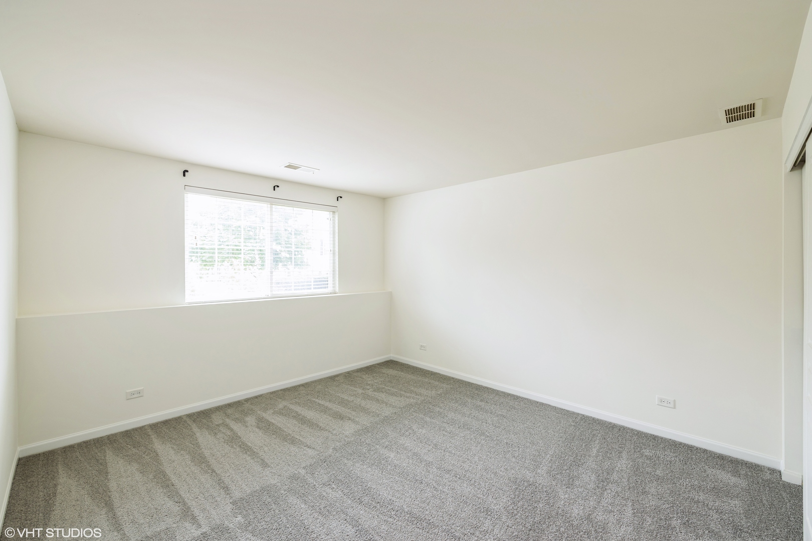 3404 Neubauer Circle, Lindenhurst, IL 60046