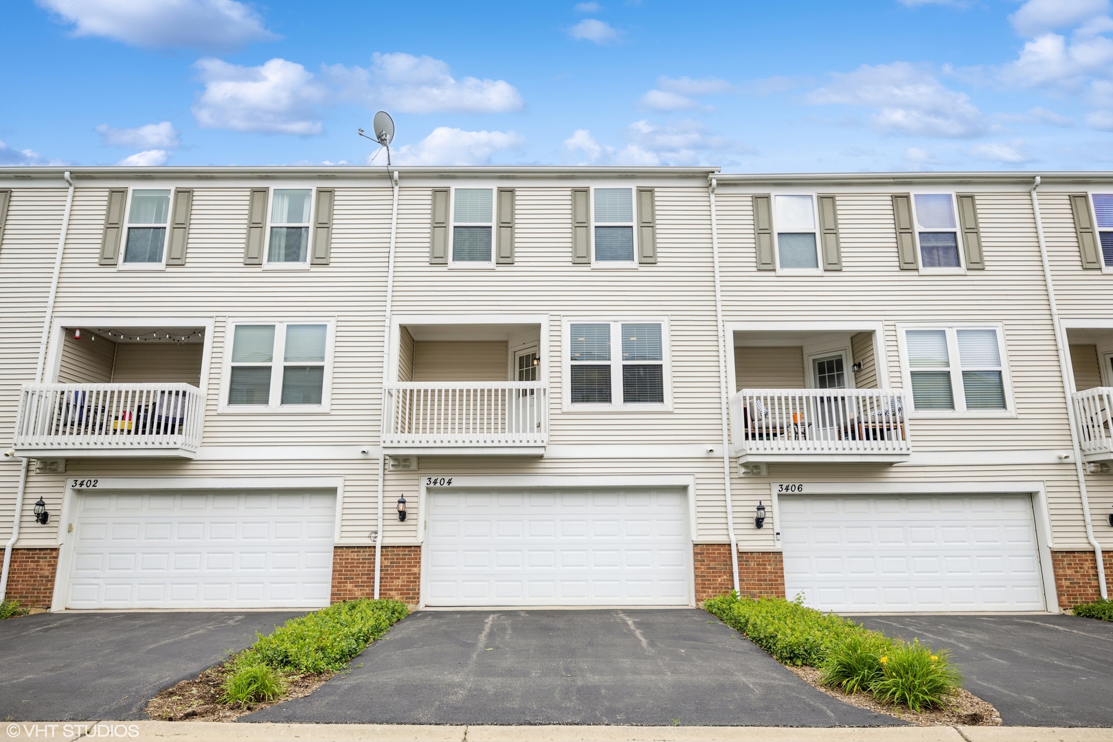 3404 Neubauer Circle, Lindenhurst, IL 60046