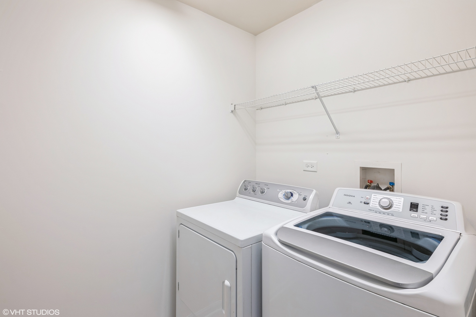 3404 Neubauer Circle, Lindenhurst, IL 60046