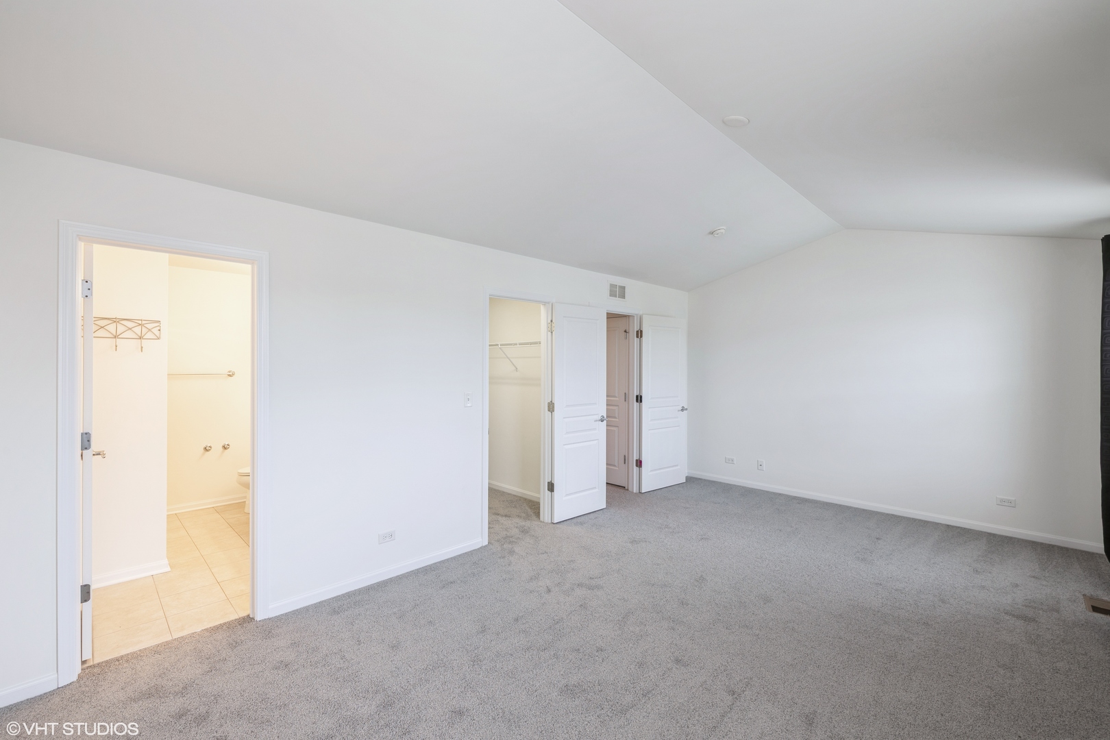 3404 Neubauer Circle, Lindenhurst, IL 60046