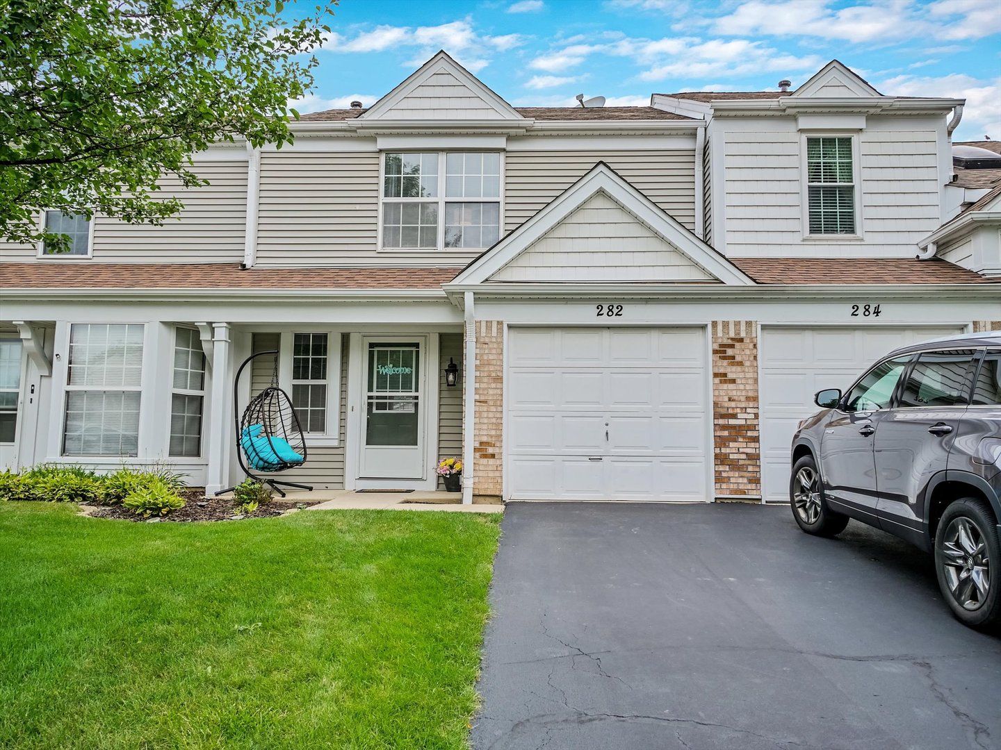 282 E Shag Bark Lane, Streamwood, IL 60107