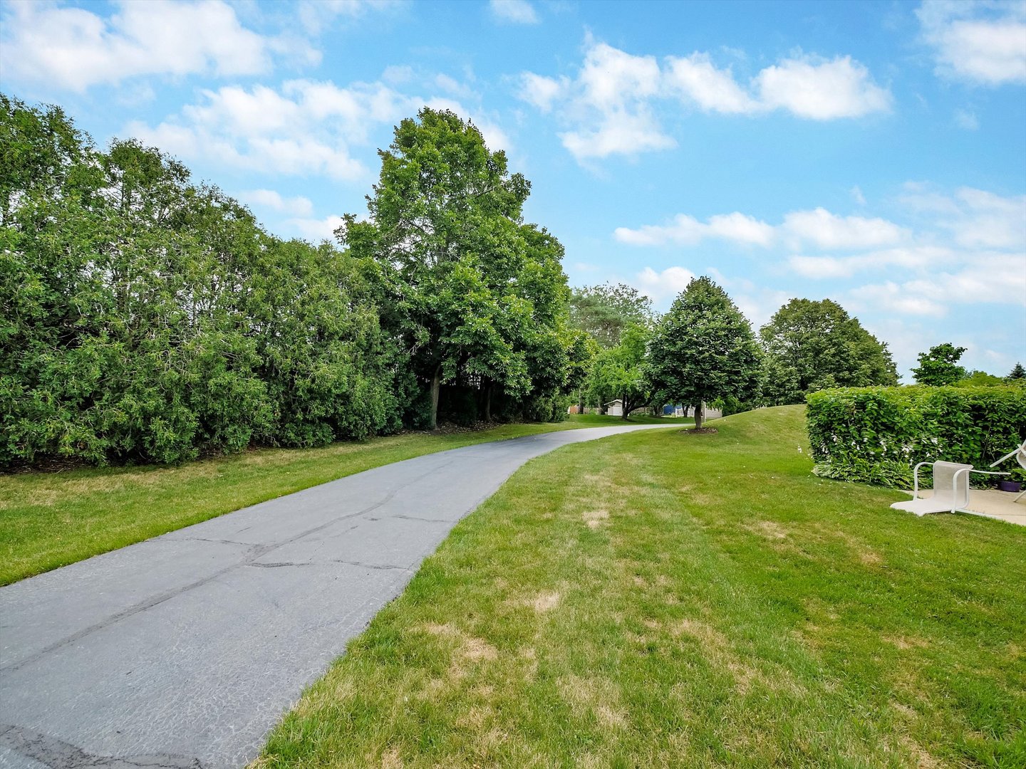 282 E Shag Bark Lane, Streamwood, IL 60107