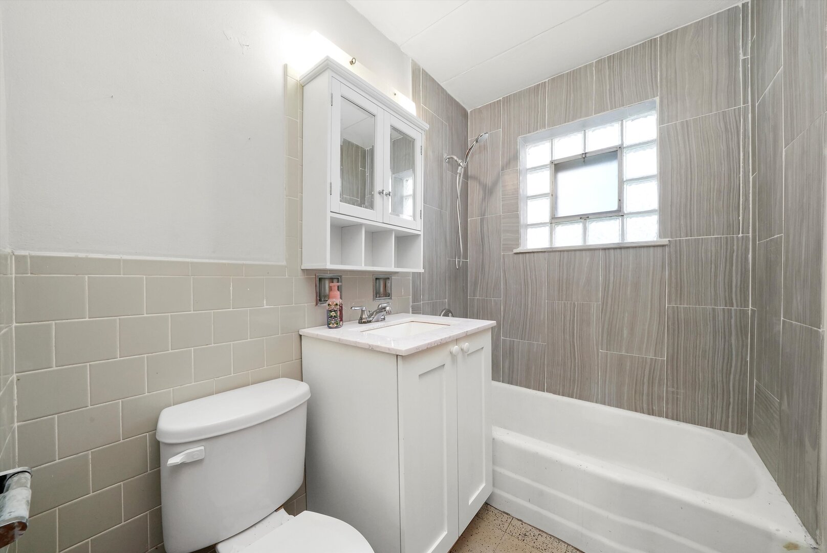 2716 Ridgeland Avenue #7, Berwyn, IL 60402
