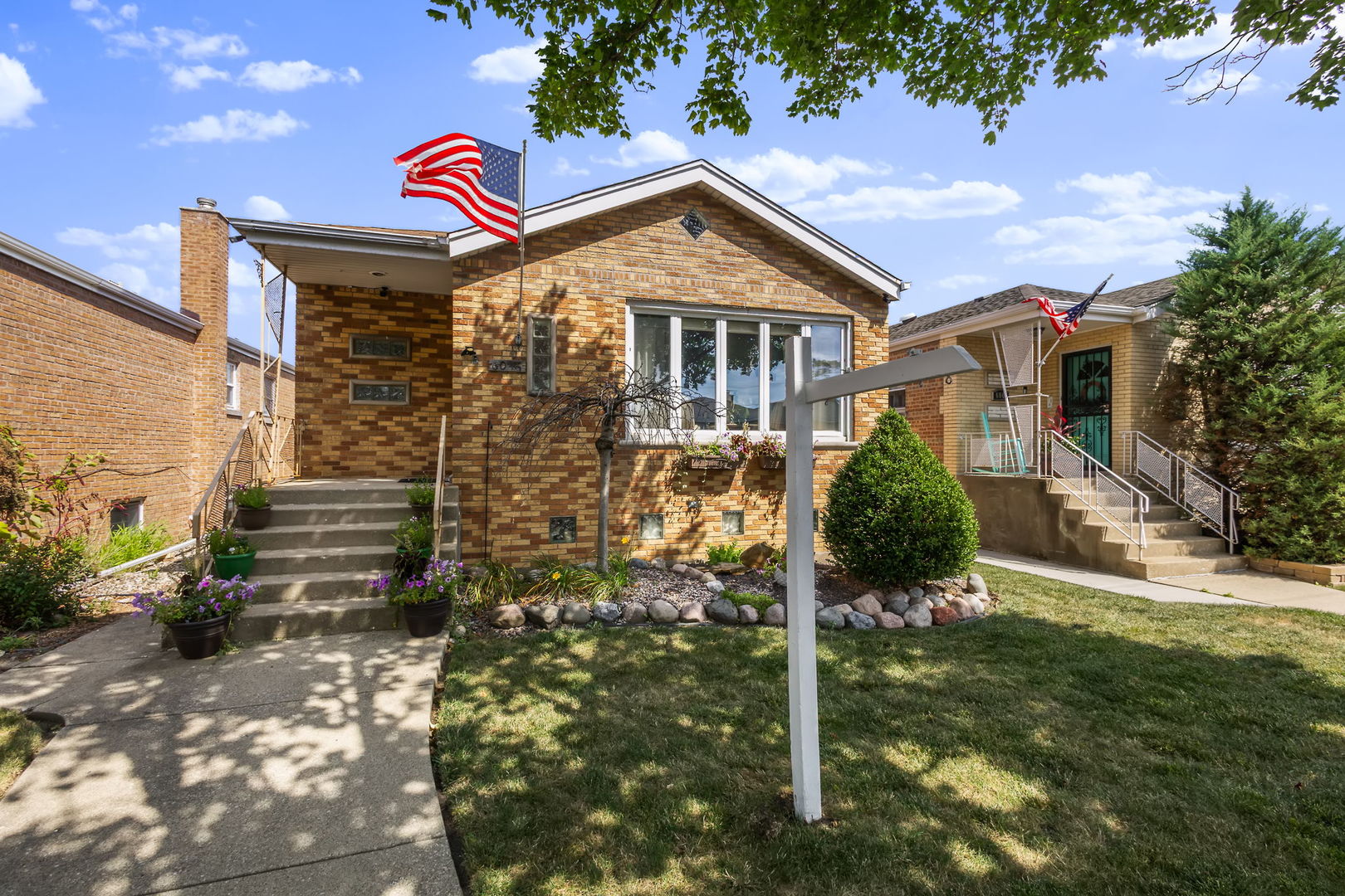 6045 S Narragansett Avenue, Chicago, IL 60638