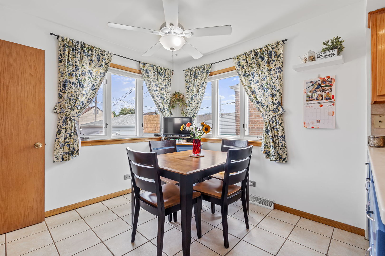 6045 S Narragansett Avenue, Chicago, IL 60638