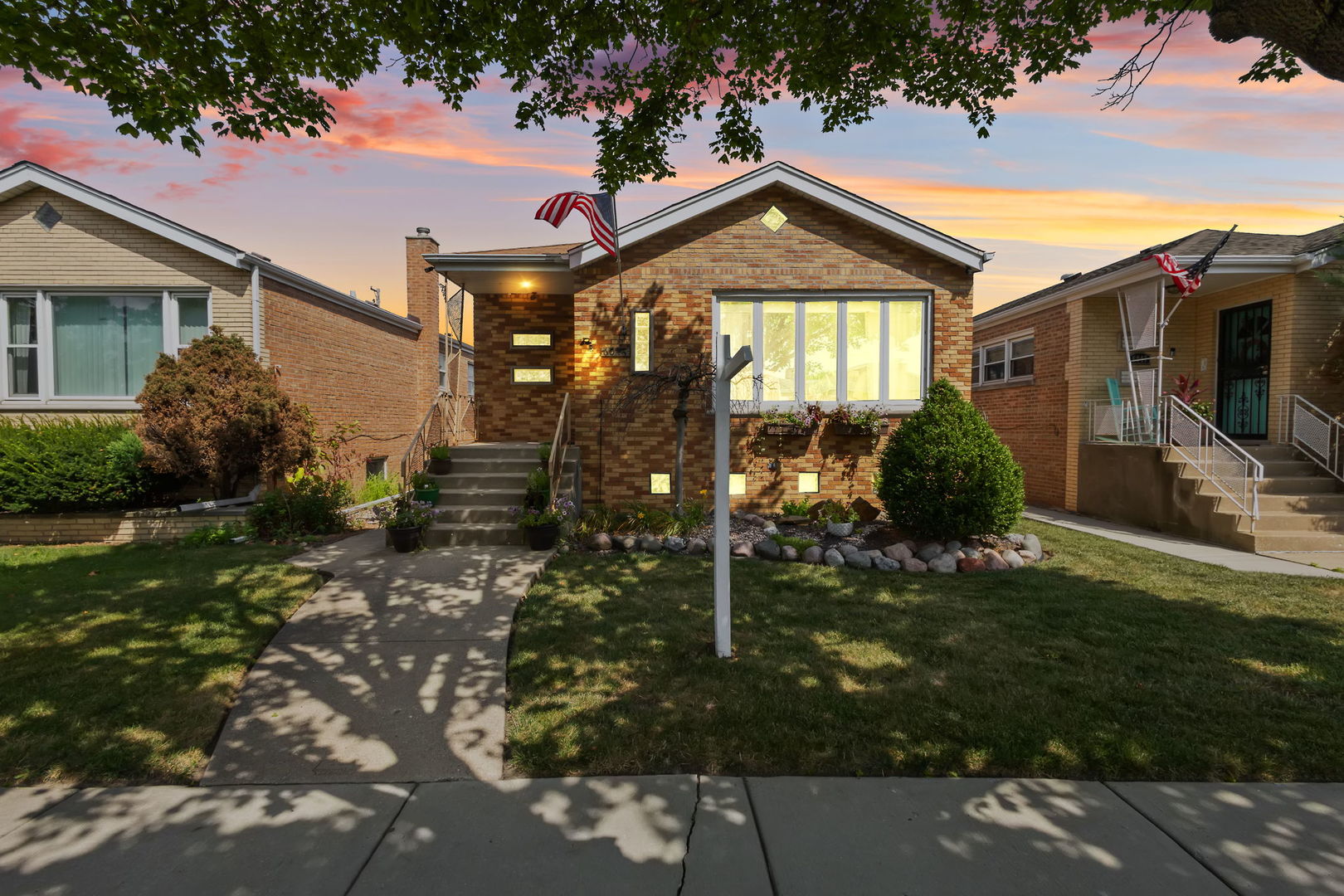 6045 S Narragansett Avenue, Chicago, IL 60638