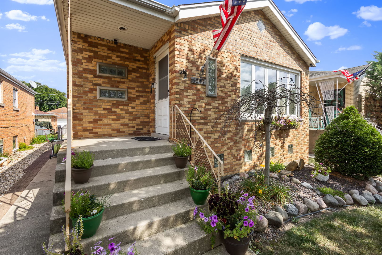 6045 S Narragansett Avenue, Chicago, IL 60638