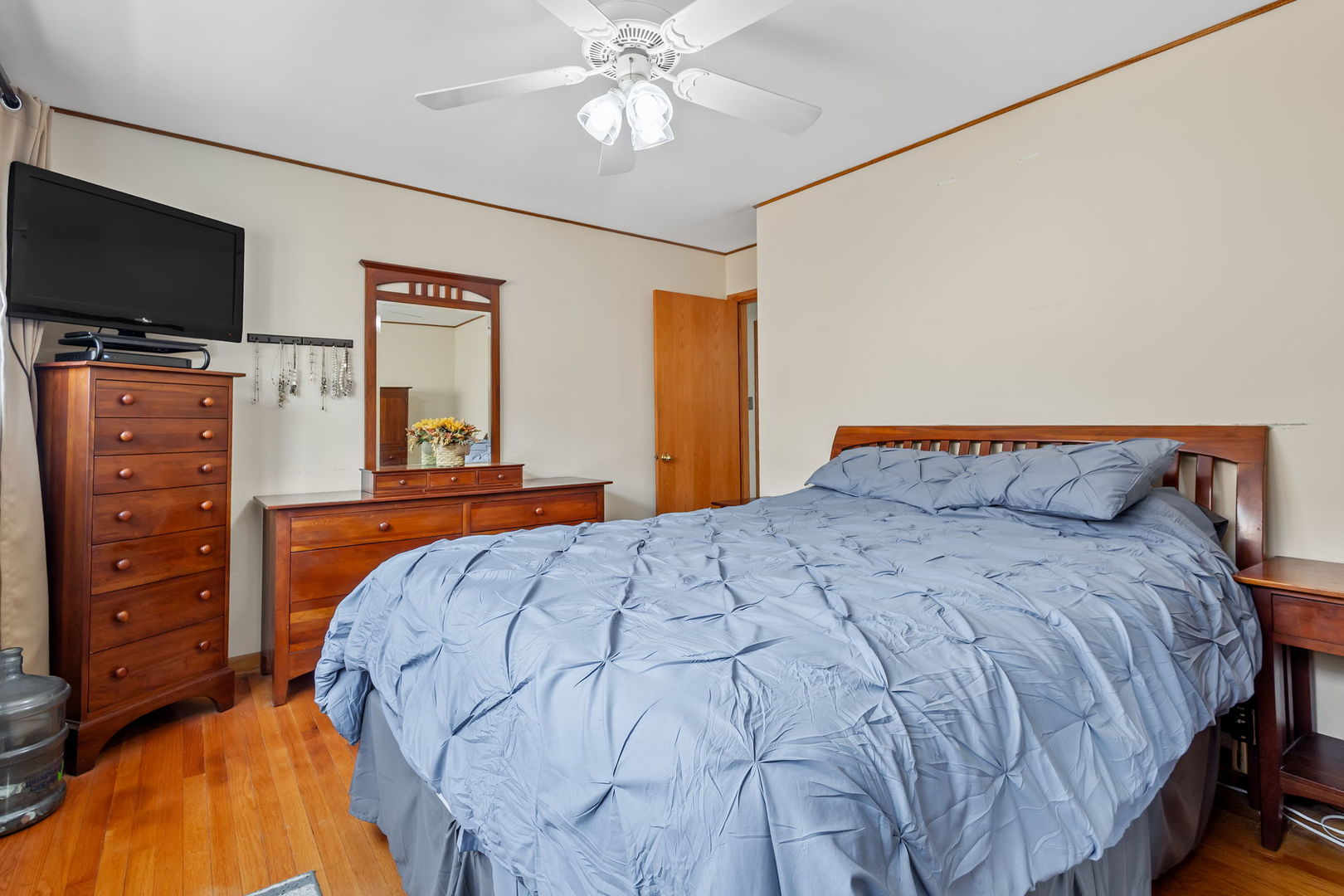 6045 S Narragansett Avenue, Chicago, IL 60638