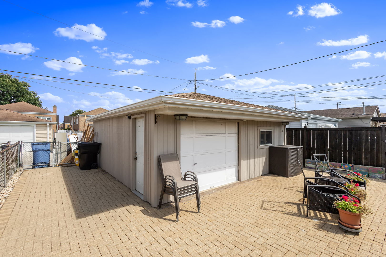 6045 S Narragansett Avenue, Chicago, IL 60638