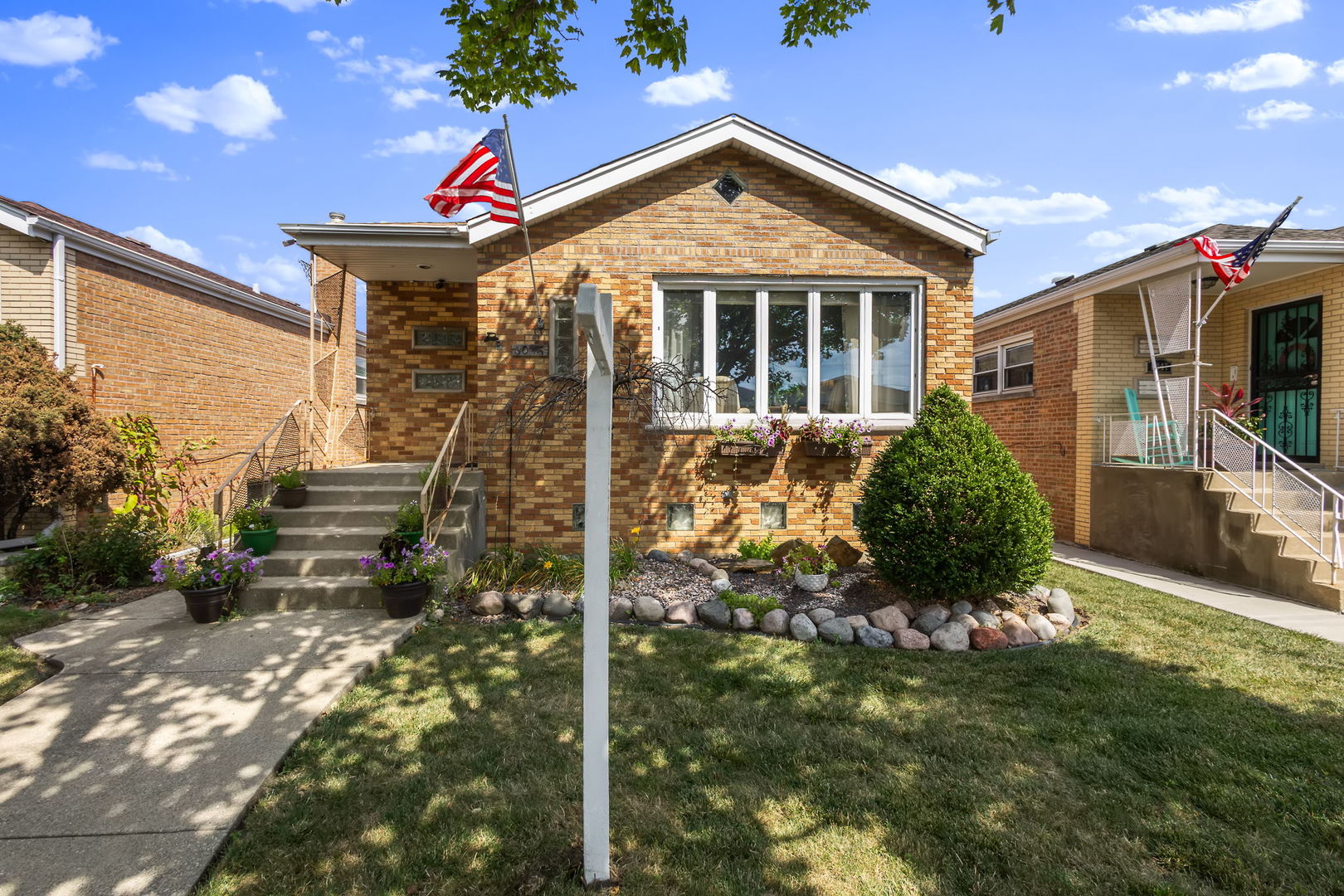 6045 S Narragansett Avenue, Chicago, IL 60638