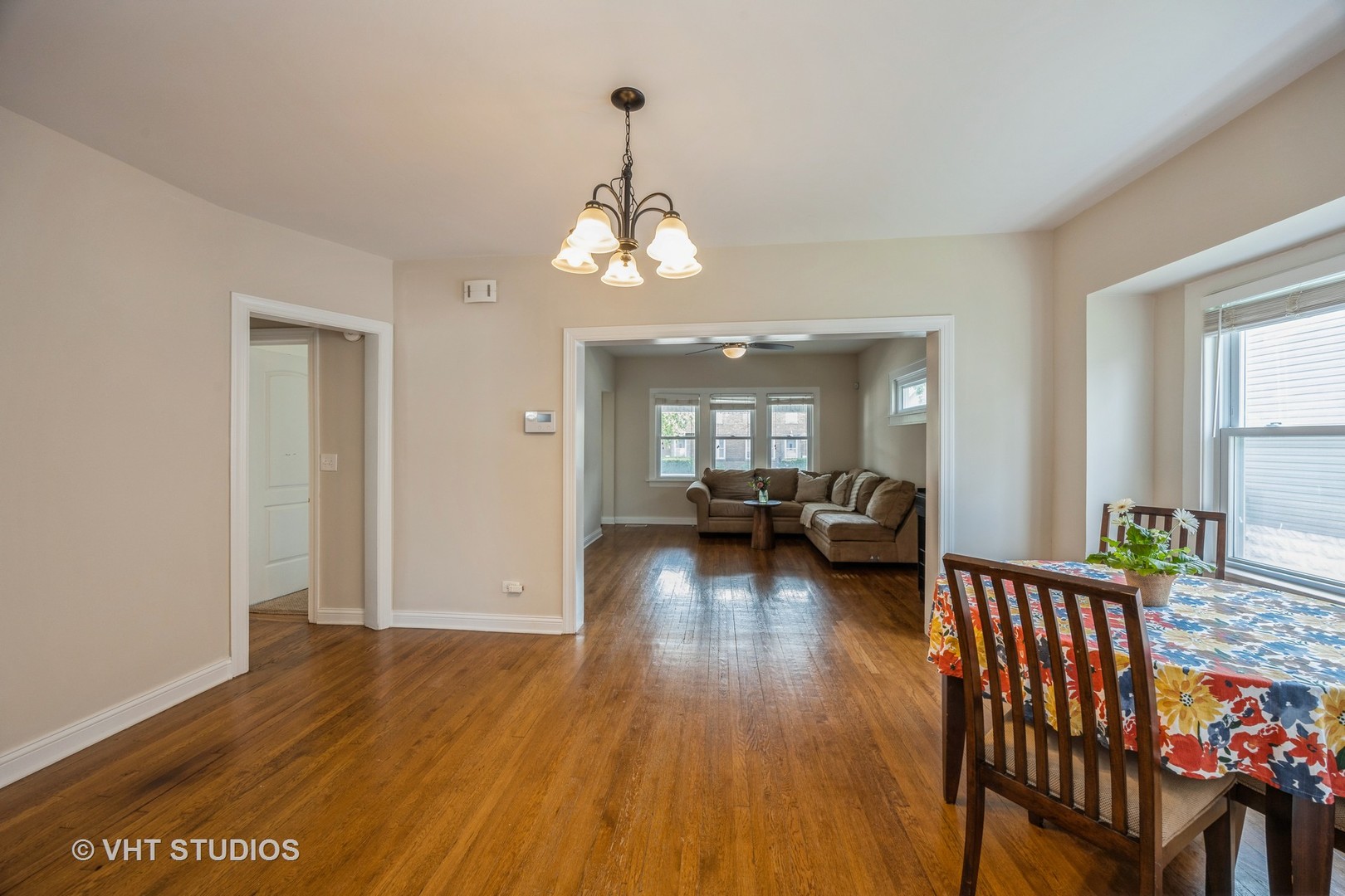3710 Prairie Avenue, Brookfield, IL 60513