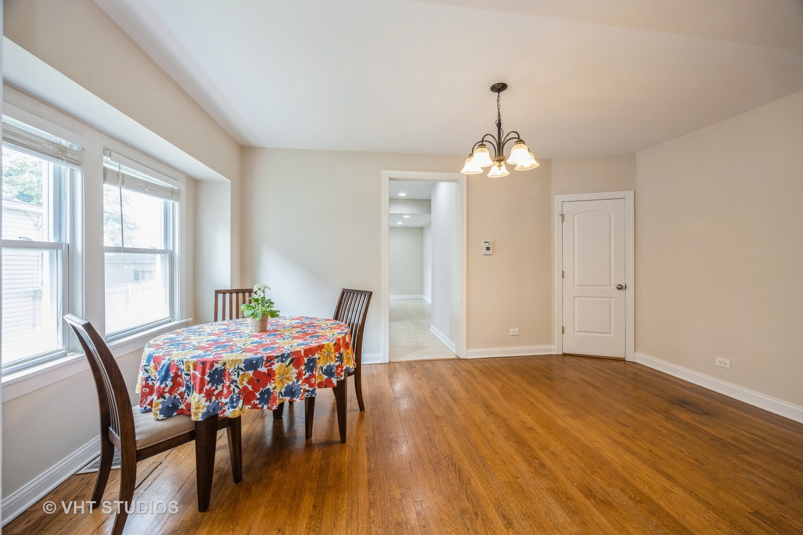 3710 Prairie Avenue, Brookfield, IL 60513