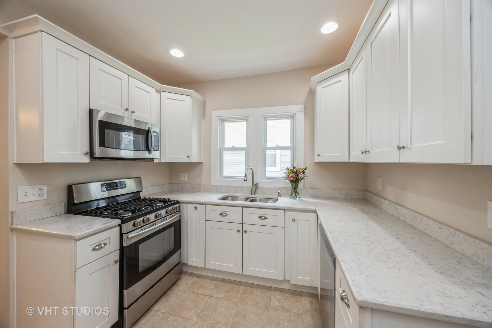 3710 Prairie Avenue, Brookfield, IL 60513