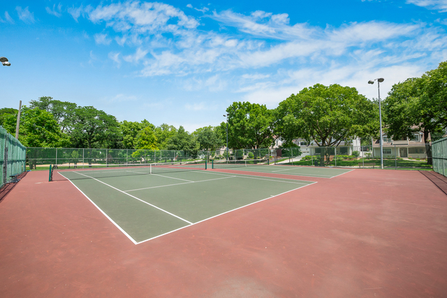 5244 Benton Avenue, Downers Grove, IL 60515