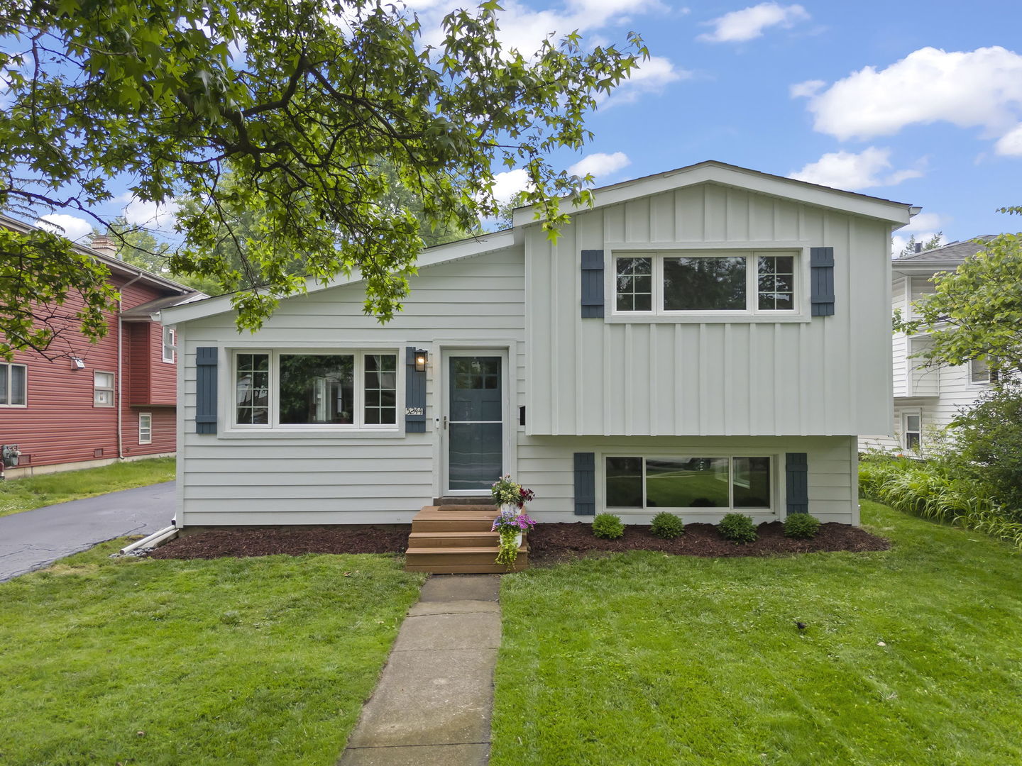 5244 Benton Avenue, Downers Grove, IL 60515