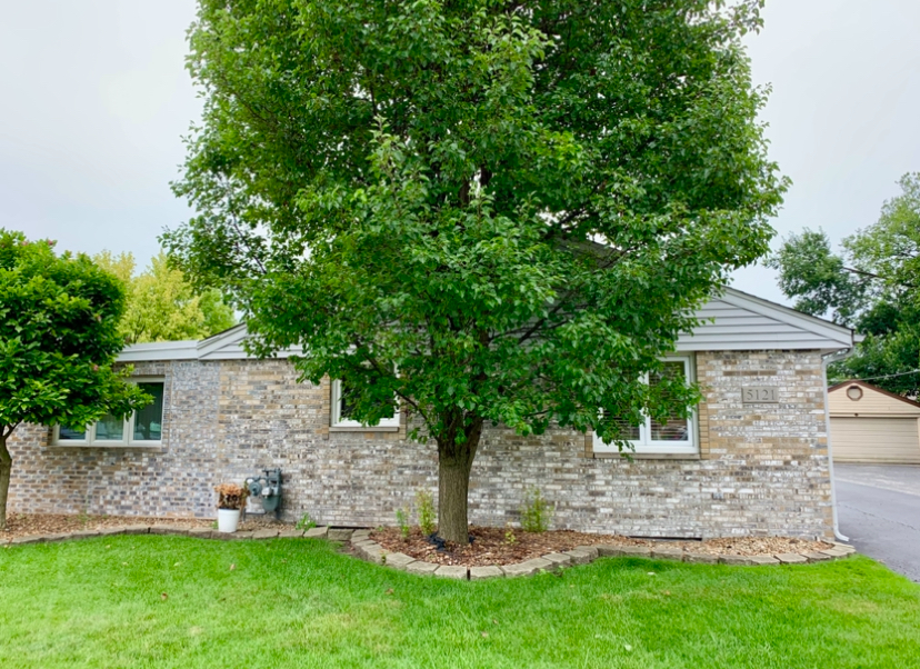 5121 W 101st Street, Oak Lawn, IL 60453