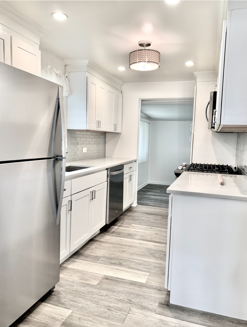 5121 W 101st Street, Oak Lawn, IL 60453
