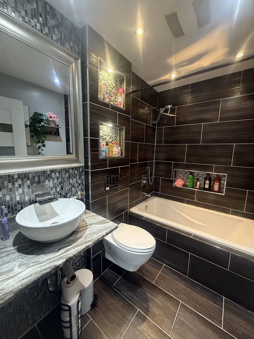 10268 Southwest Highway #3C, Chicago Ridge, IL 60415