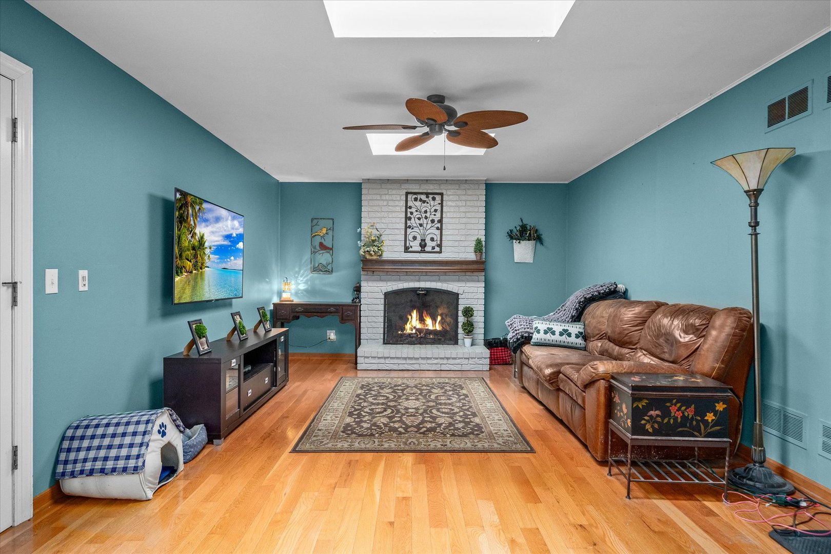 219 Winslow Court, Naperville, IL 60565