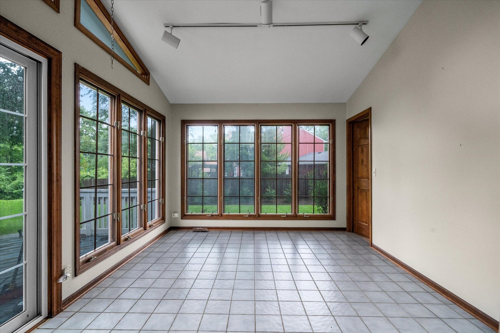 219 Winslow Court, Naperville, IL 60565