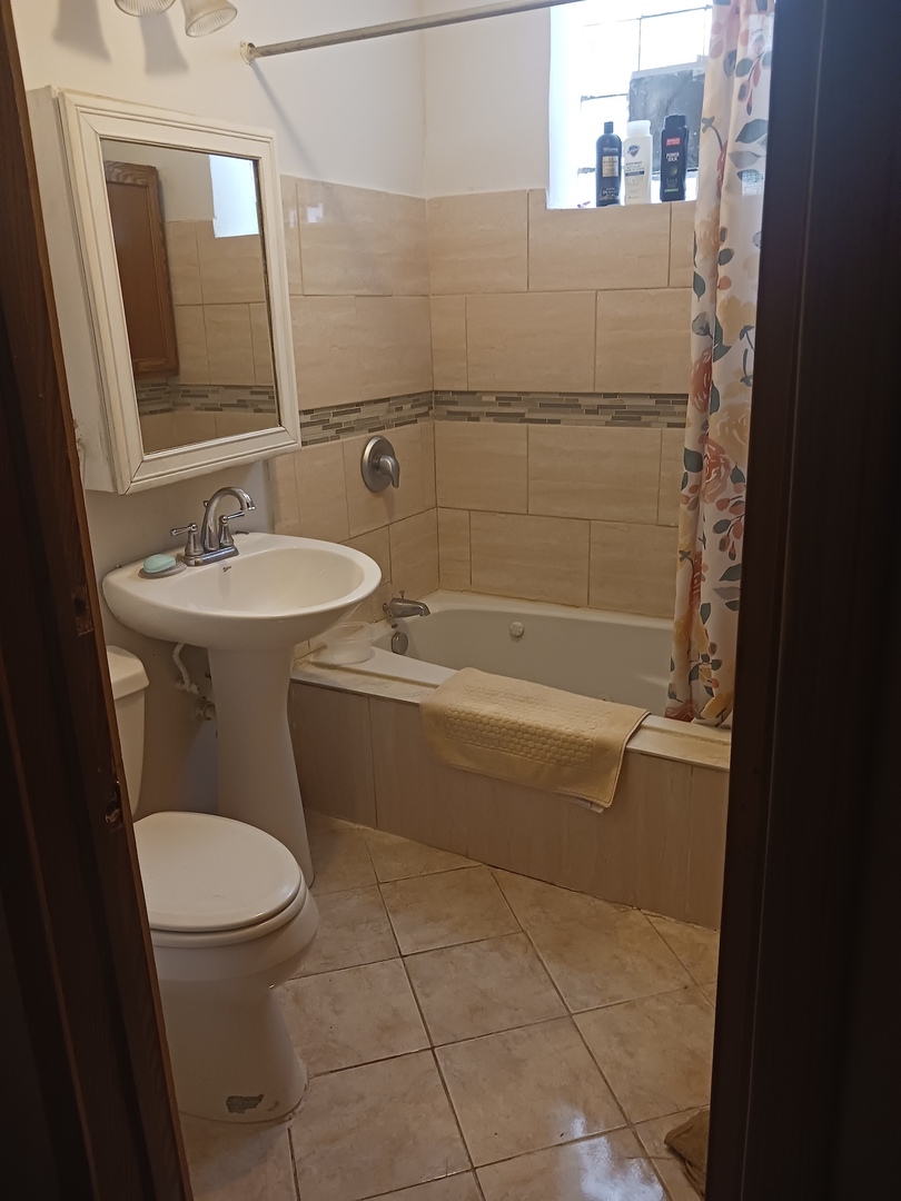 5514 S Winchester Avenue, Chicago, IL 60636
