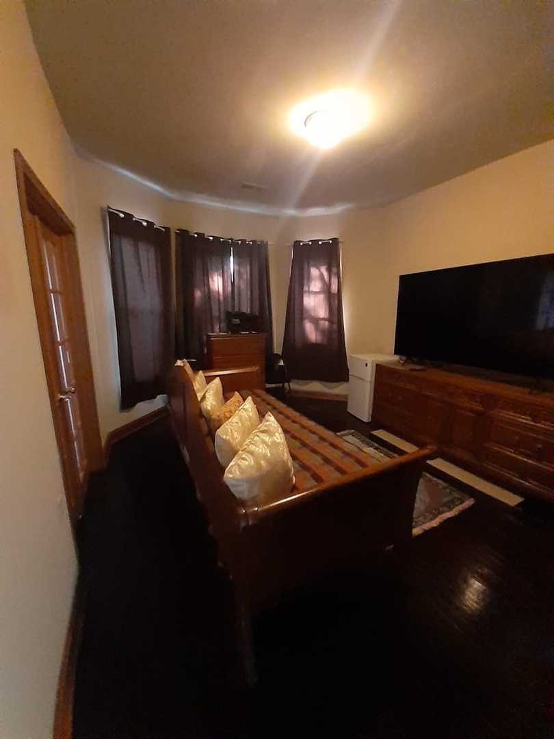 5514 S Winchester Avenue, Chicago, IL 60636