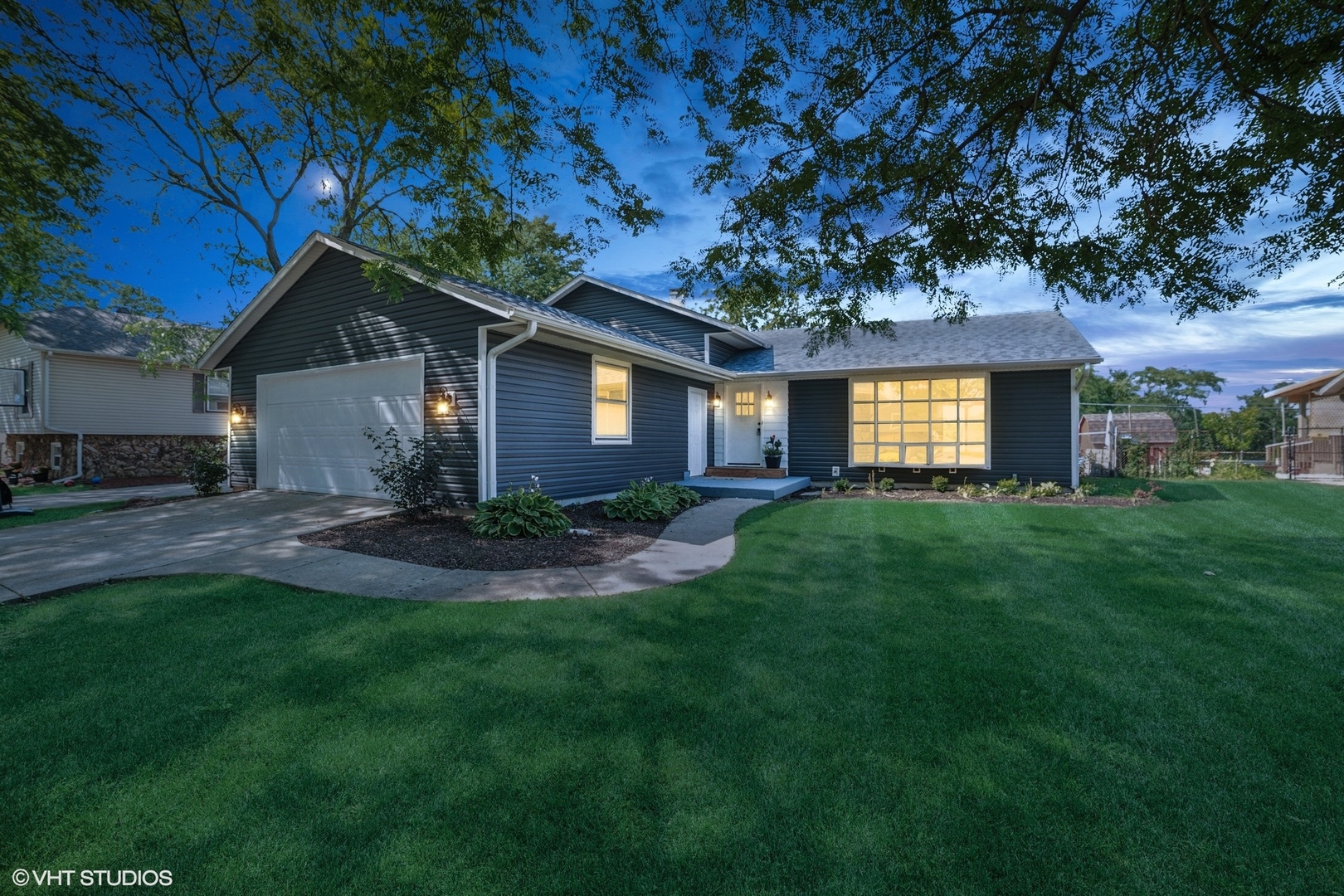 6 Spring Valley Lane, Streamwood, IL 60107