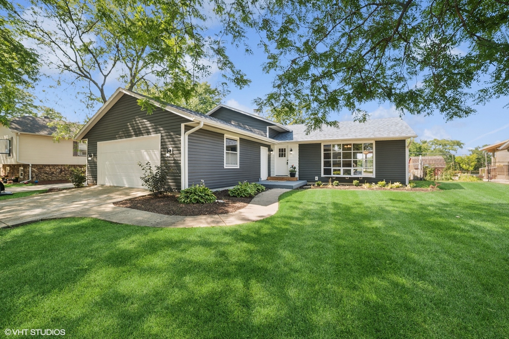 6 Spring Valley Lane, Streamwood, IL 60107