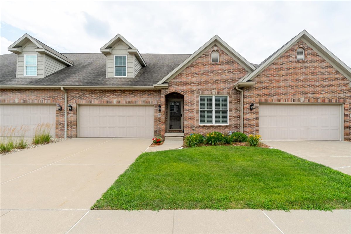 26 Prairie Vista Court, Bloomington, IL 61704