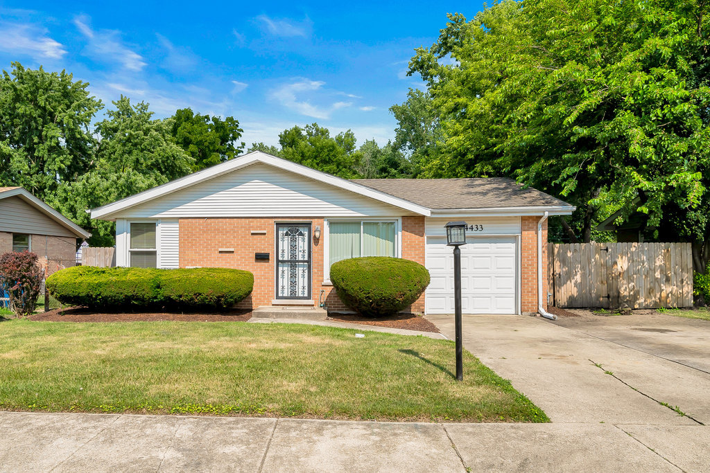 14433 Springfield Avenue, Midlothian, IL 60445