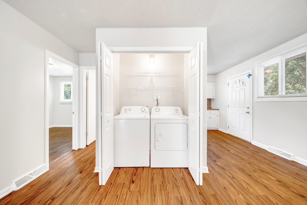 14433 Springfield Avenue, Midlothian, IL 60445