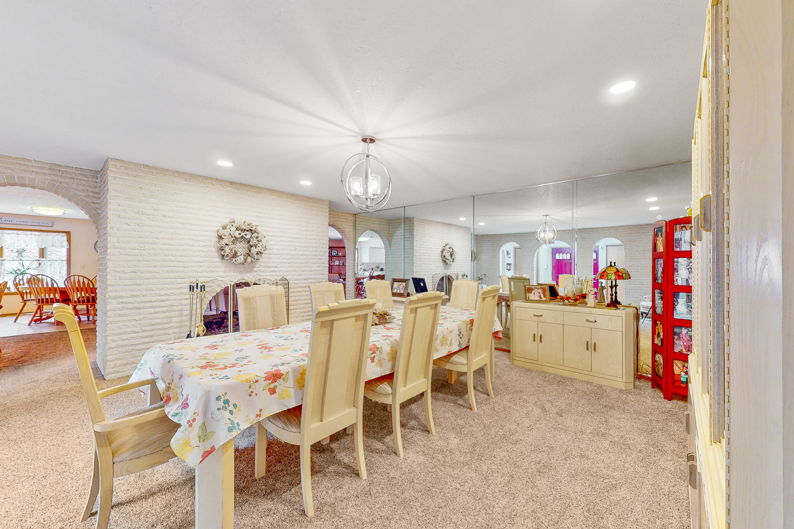 476 Hiawatha Trail, Wood Dale, IL 60191