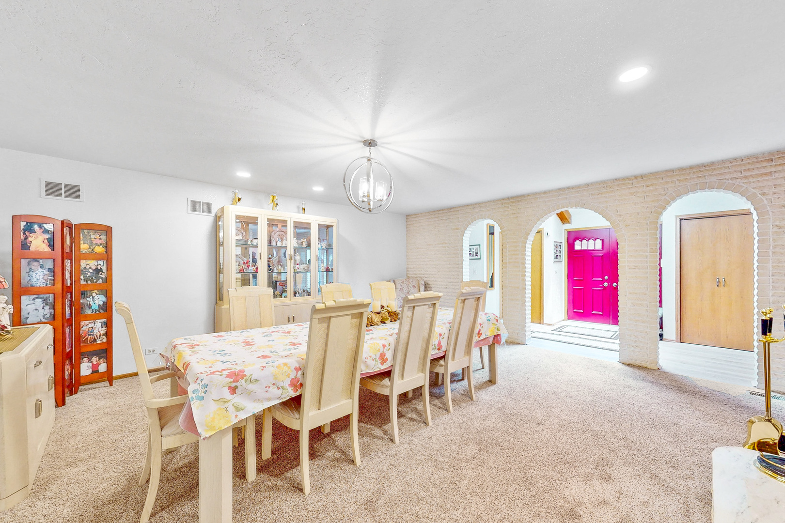 476 Hiawatha Trail, Wood Dale, IL 60191
