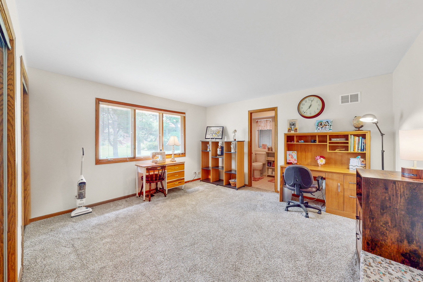 476 Hiawatha Trail, Wood Dale, IL 60191