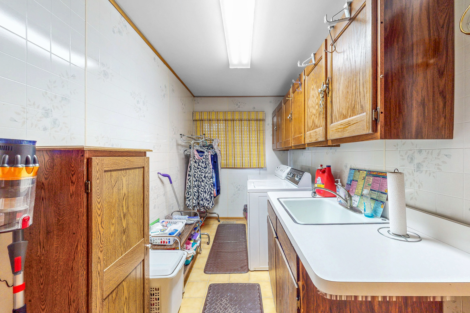 476 Hiawatha Trail, Wood Dale, IL 60191