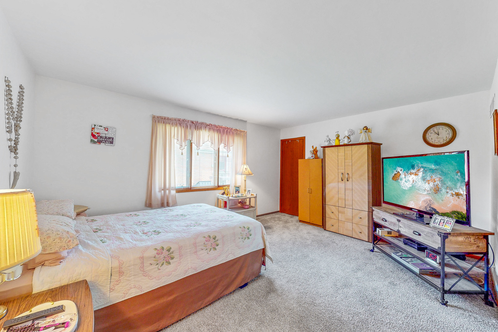 476 Hiawatha Trail, Wood Dale, IL 60191