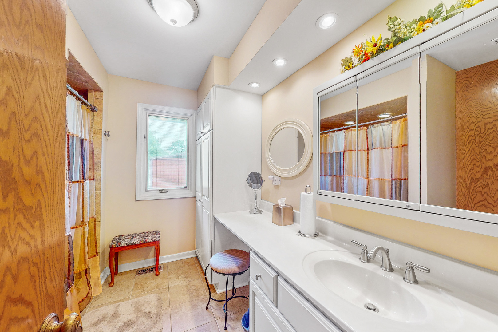 476 Hiawatha Trail, Wood Dale, IL 60191