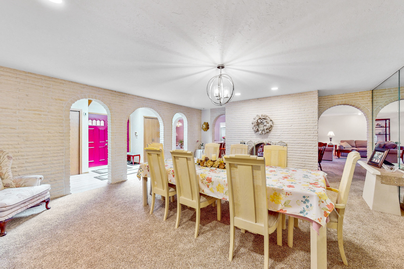 476 Hiawatha Trail, Wood Dale, IL 60191