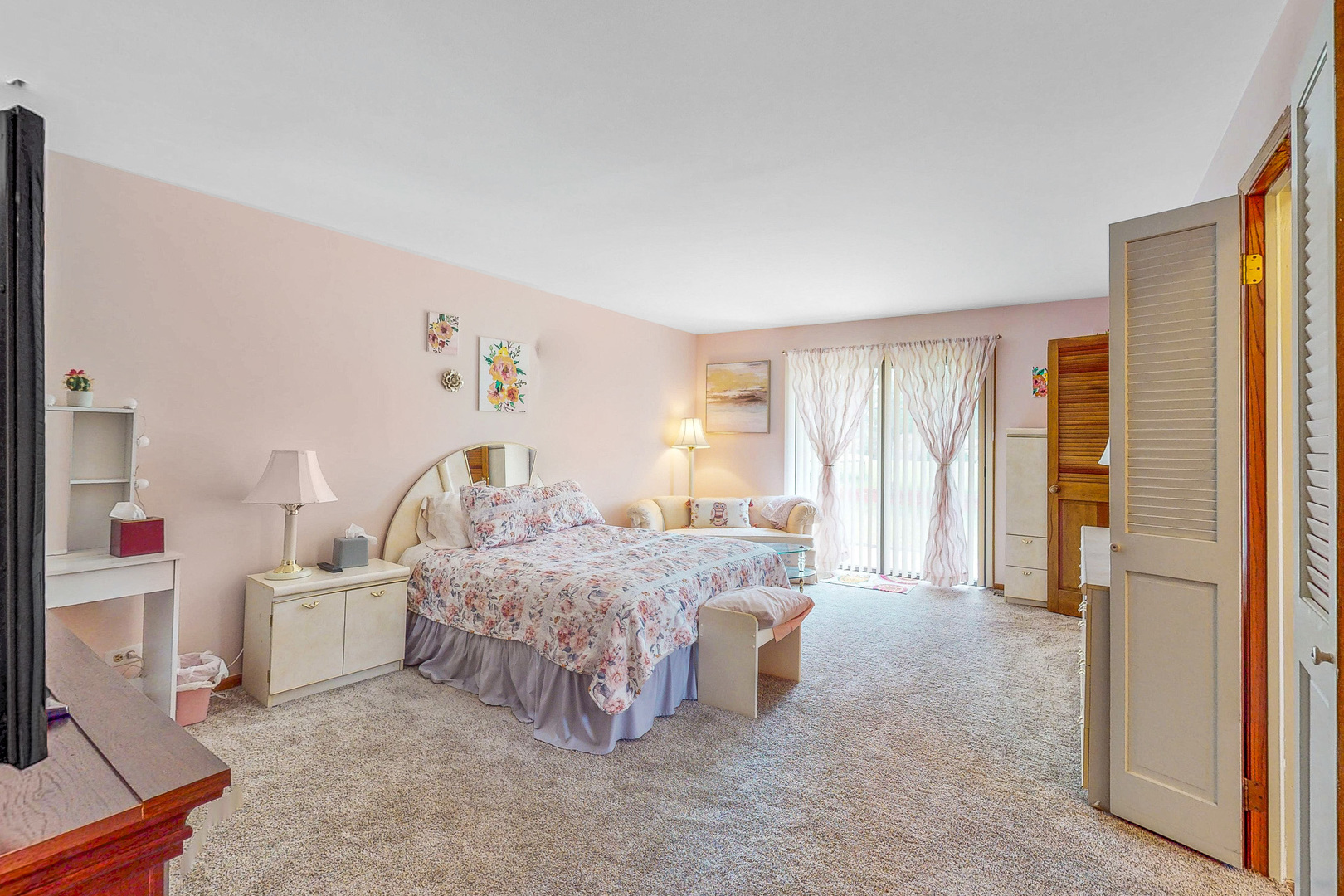 476 Hiawatha Trail, Wood Dale, IL 60191