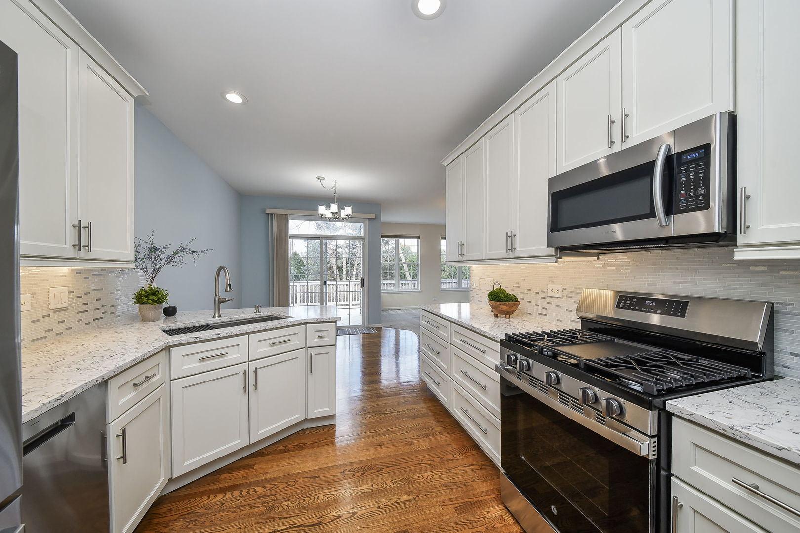 1834 Highbury Lane, Aurora, IL 60502