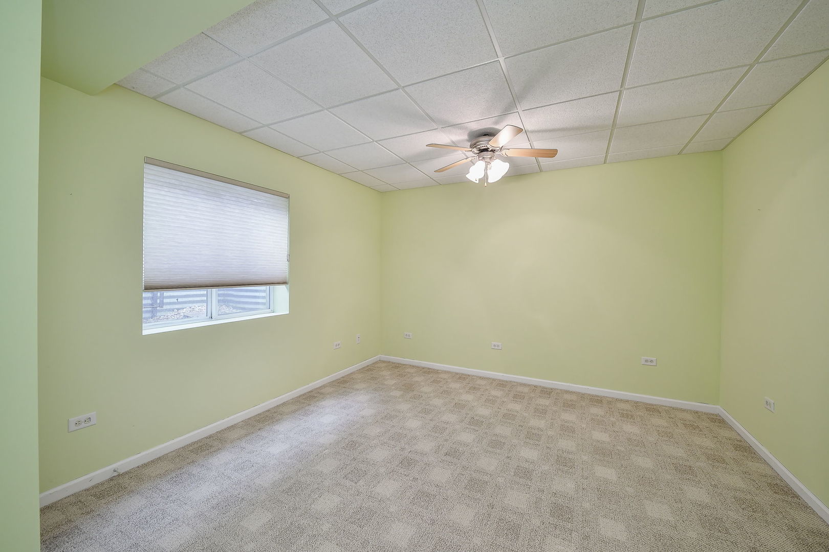 1834 Highbury Lane, Aurora, IL 60502