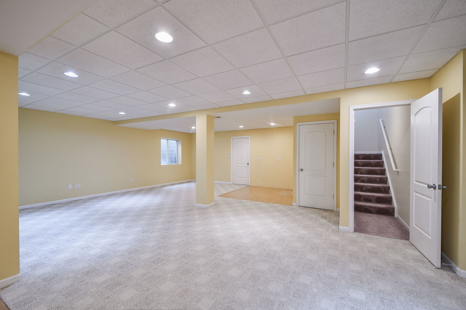 1834 Highbury Lane, Aurora, IL 60502