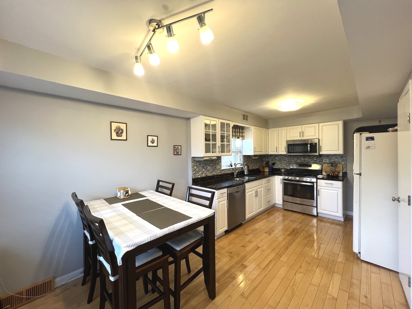 8809 Oleander Avenue, Morton Grove, IL 60053