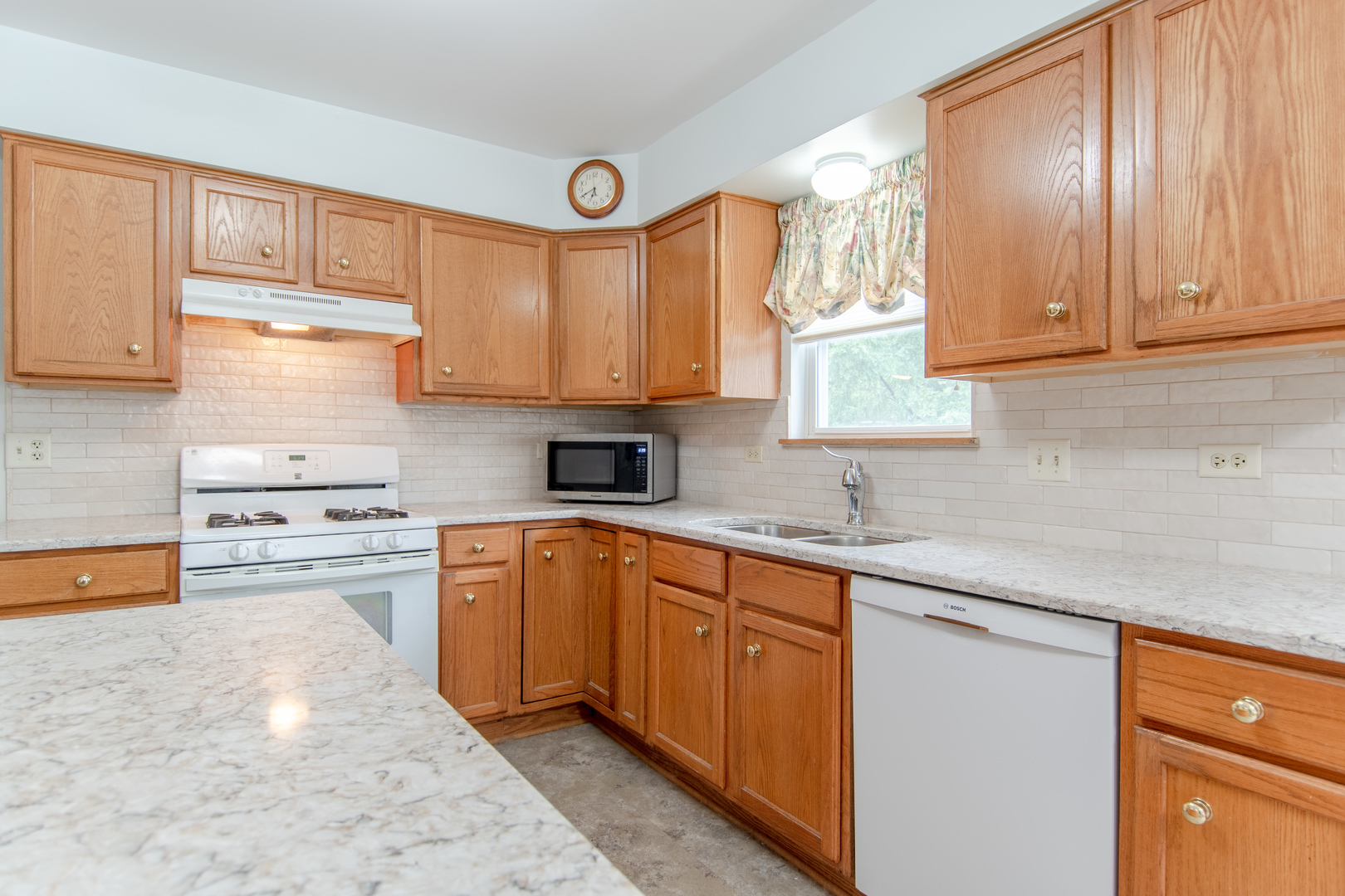 1607 GRAND HIGHLANDS Drive, Plainfield, IL 60586