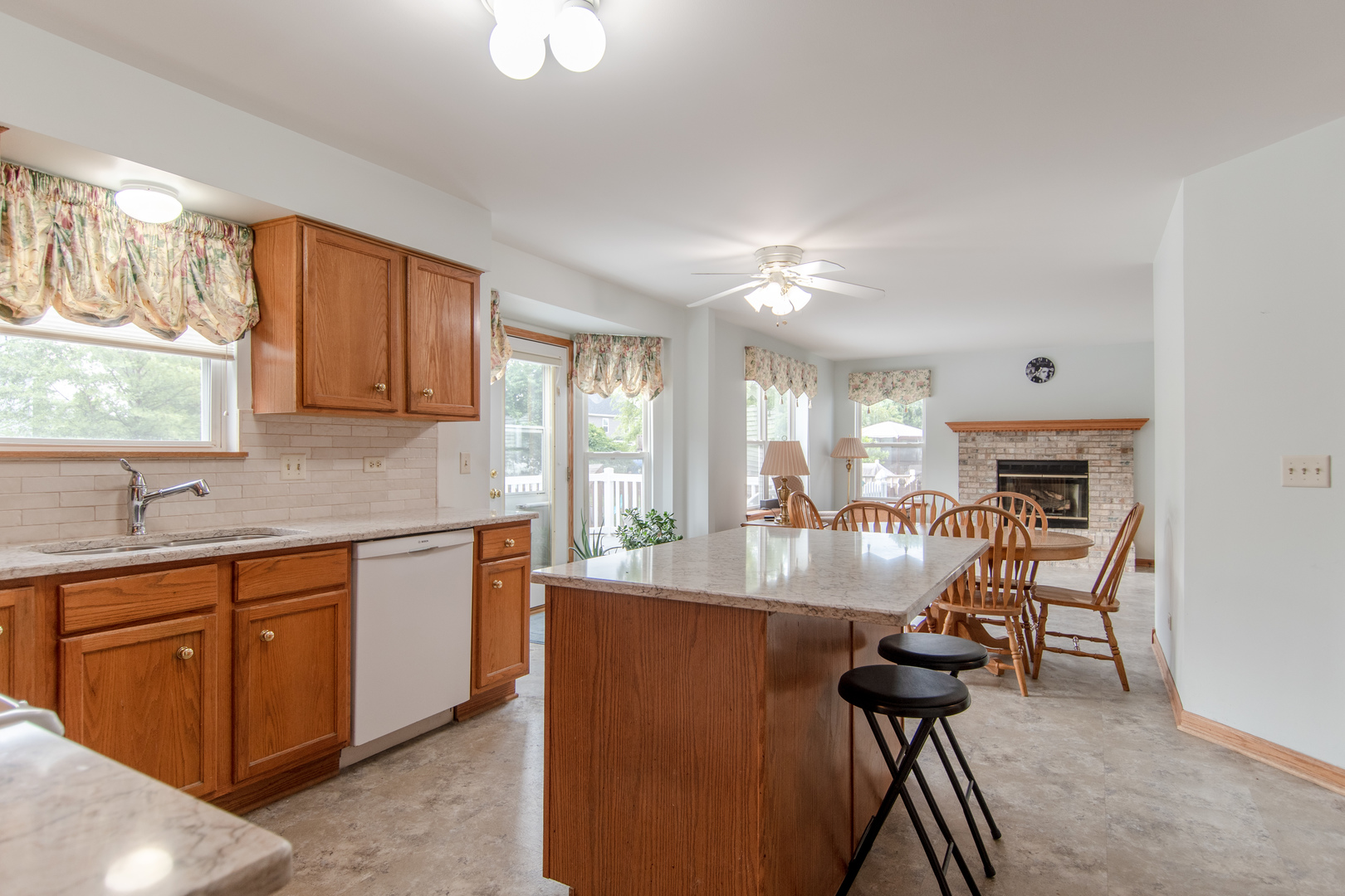 1607 GRAND HIGHLANDS Drive, Plainfield, IL 60586