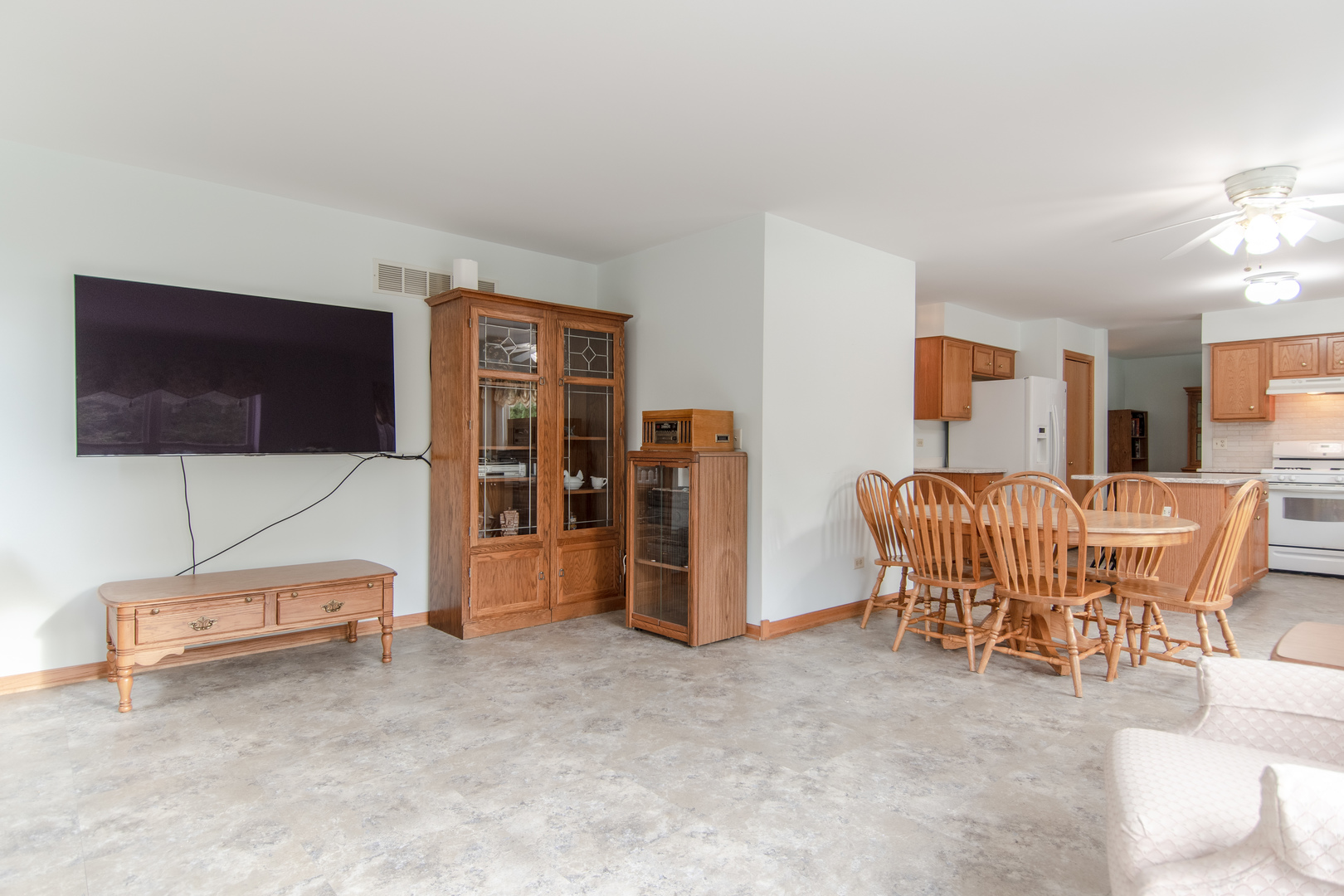 1607 GRAND HIGHLANDS Drive, Plainfield, IL 60586