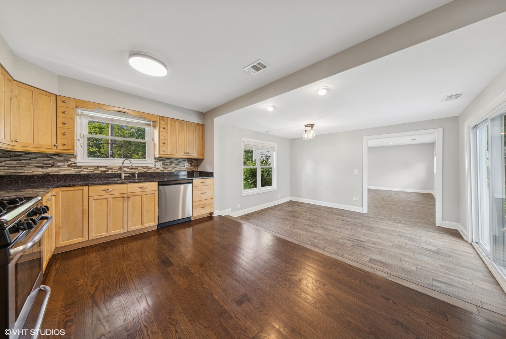 132 MOHAWK Drive, Clarendon Hills, IL 60514