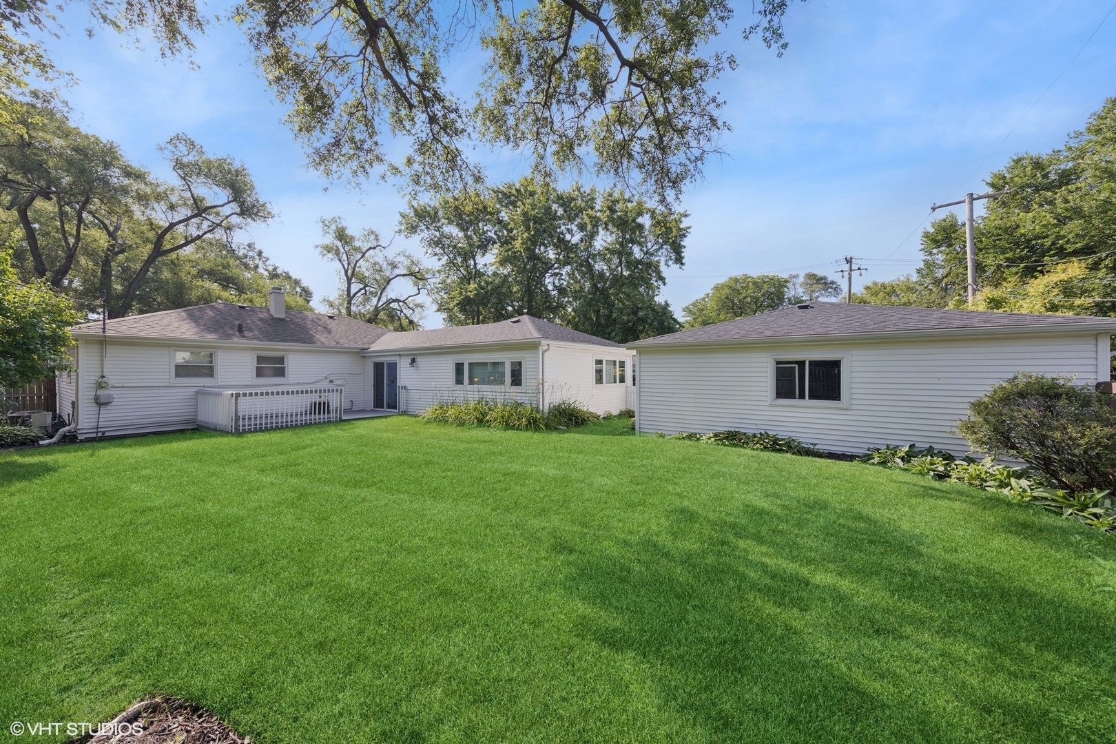 132 MOHAWK Drive, Clarendon Hills, IL 60514