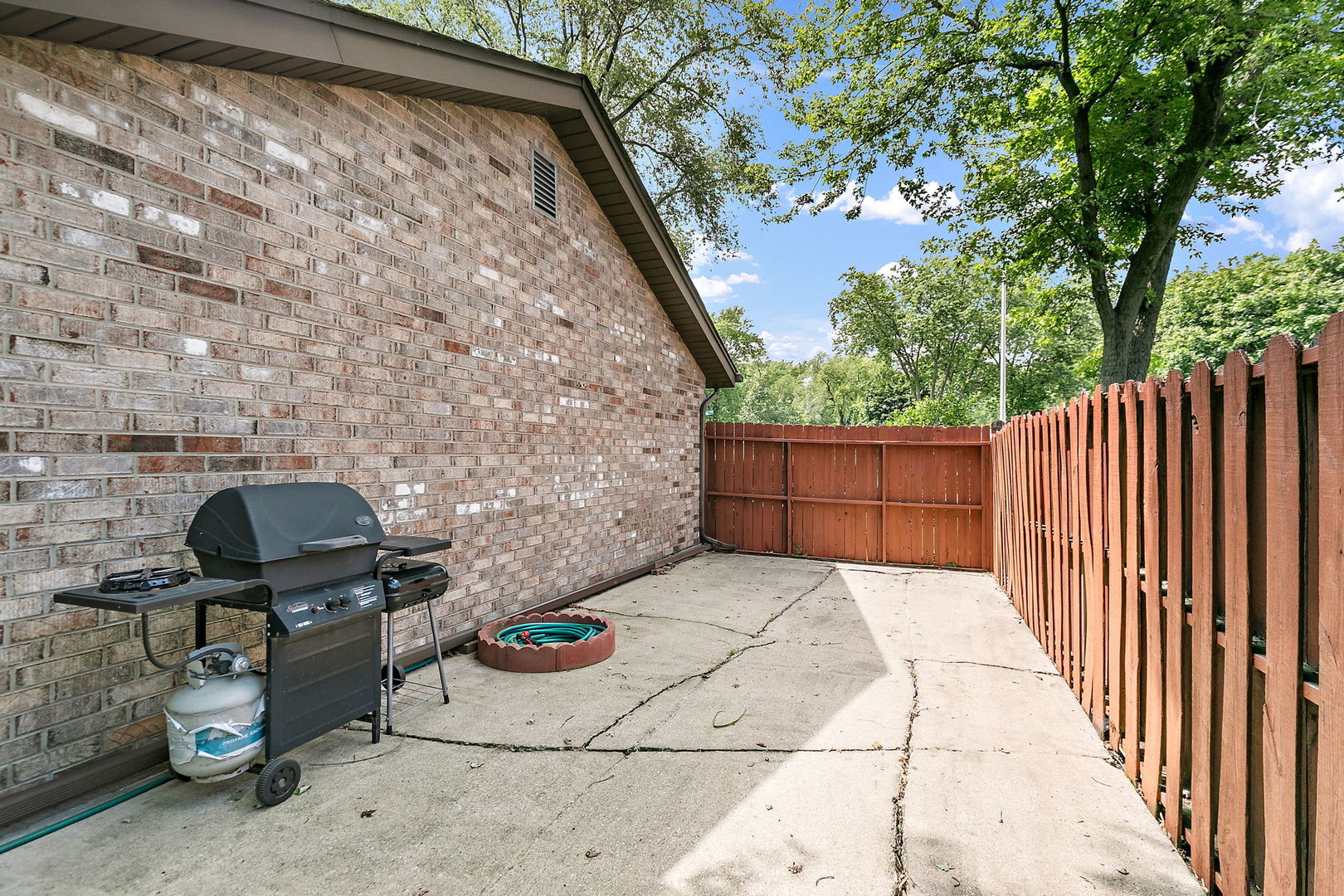 385 illinois Boulevard, Hoffman Estates, IL 60169