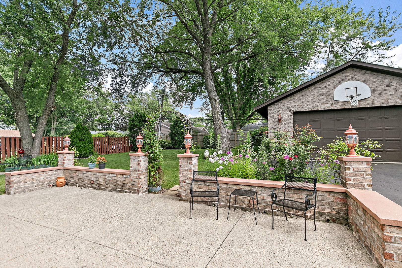 385 illinois Boulevard, Hoffman Estates, IL 60169